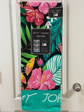 NWT Tropical Rainforest Betsey Johnson Beach Towel 100% Cotton